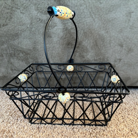 Vintage Black Metal Wire Basket Porcelain Handle and Accents Mackenzie Childs - Picture 13 of 16